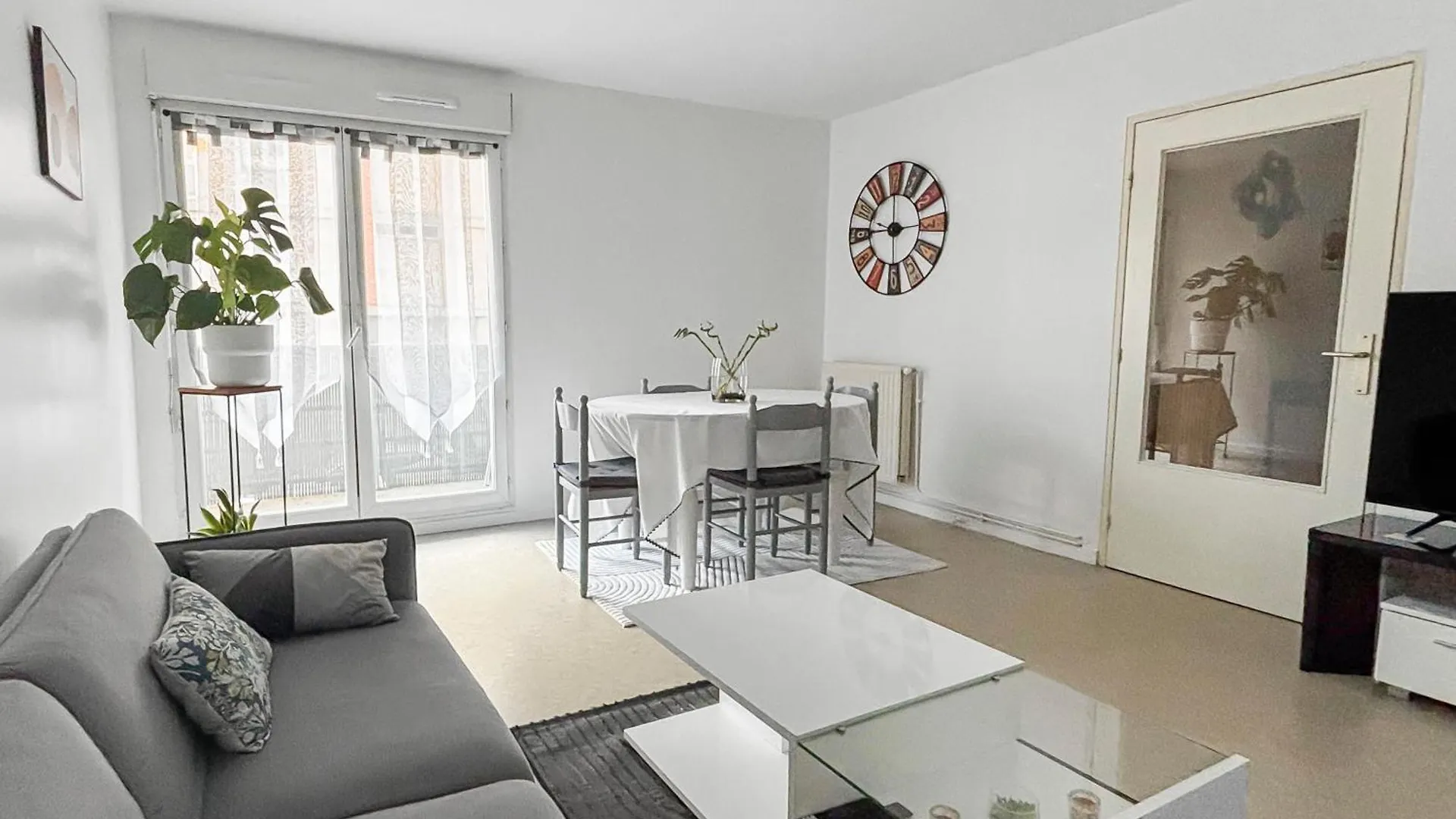 Spacieux & Lumineux Avec Balcon location