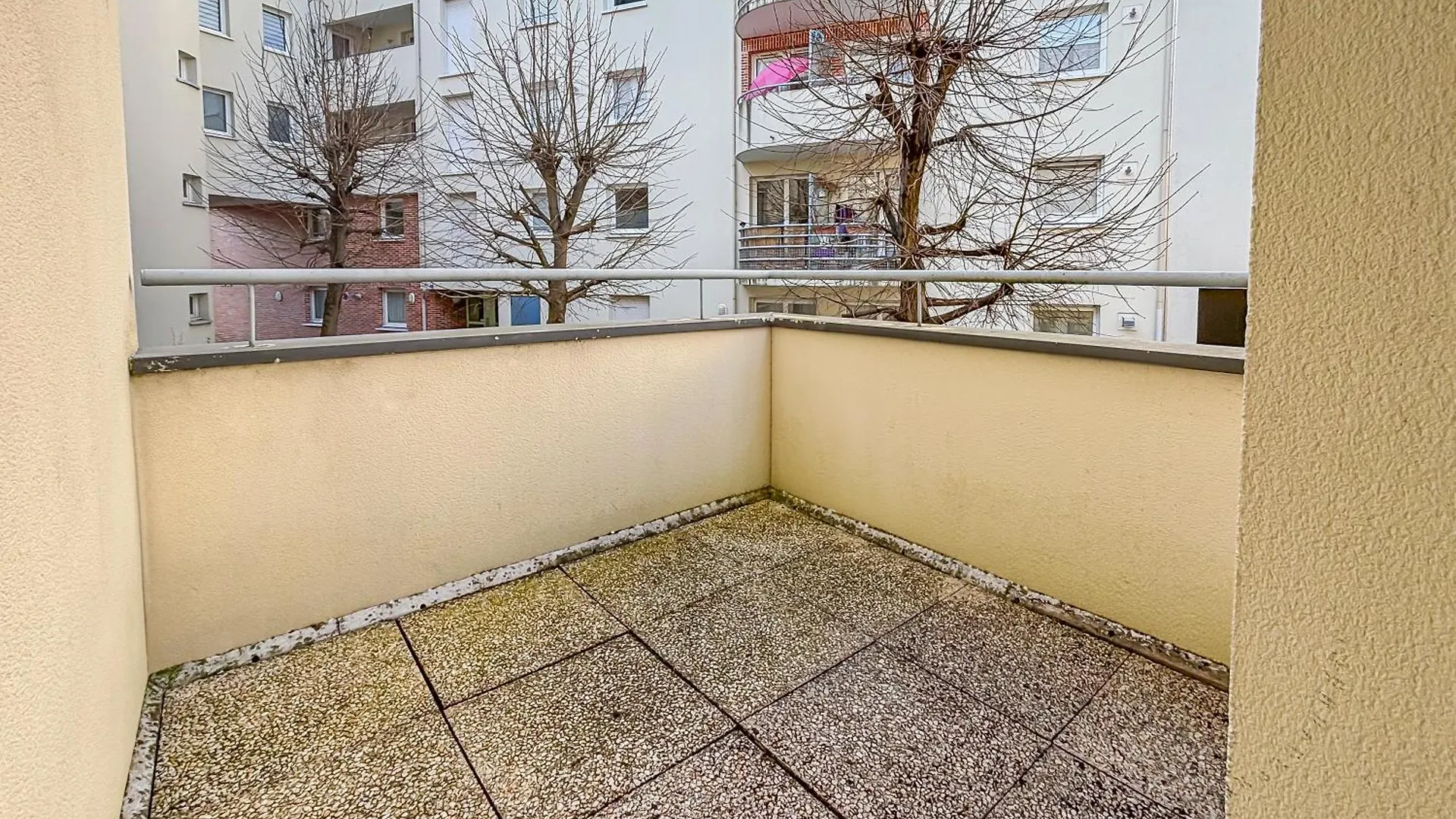 Spacieux & Lumineux Avec Balcon Beauvais France